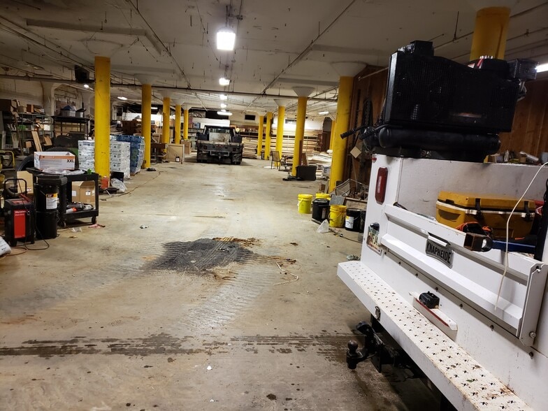 More Photos Of 1130 Donald Lee Hollowell Pky NW, Atlanta Warehouse For Lease