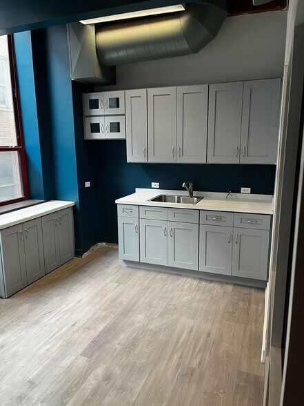 More Photos Of 409 W Huron St, Chicago Loft Creative Space For Lease