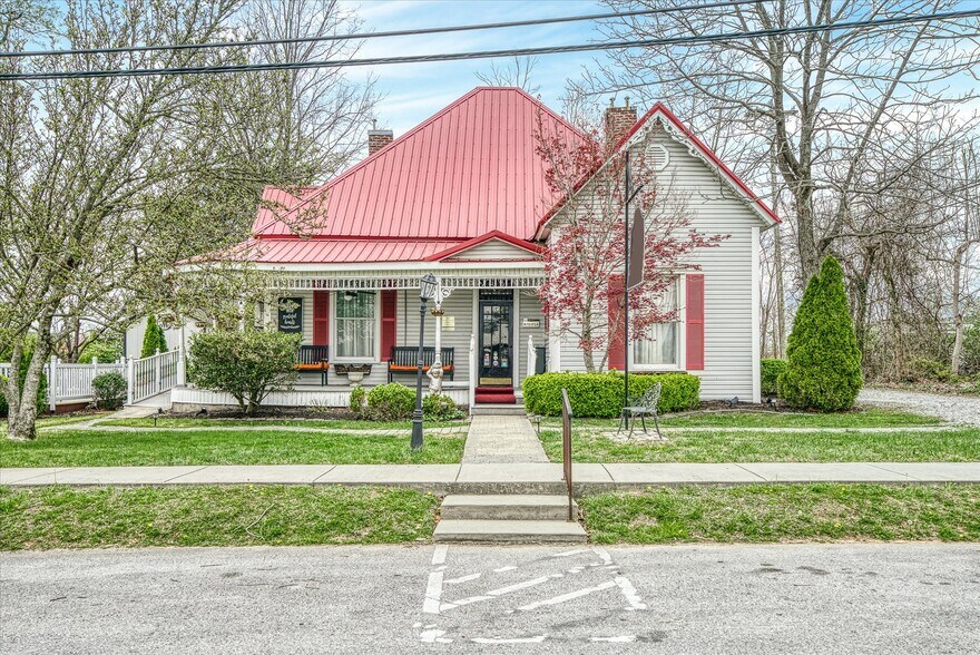 More Photos Of 232 N Peachtree Ave, Cookeville Restaurant For Sale