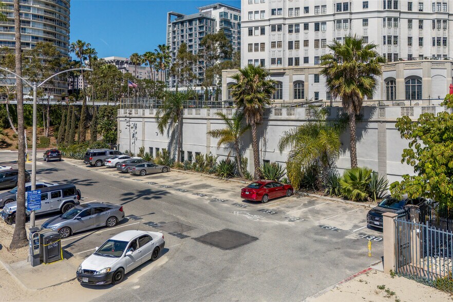 More Photos Of 800 E Ocean Blvd, Long Beach Apartments For Lease