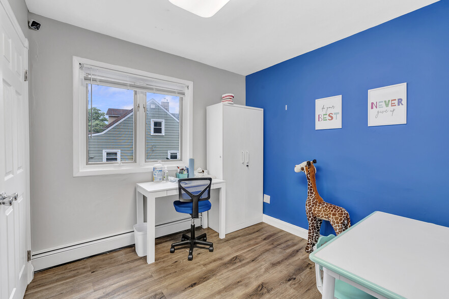 More Photos Of 482 Manor Rd, Staten Island Office For Lease