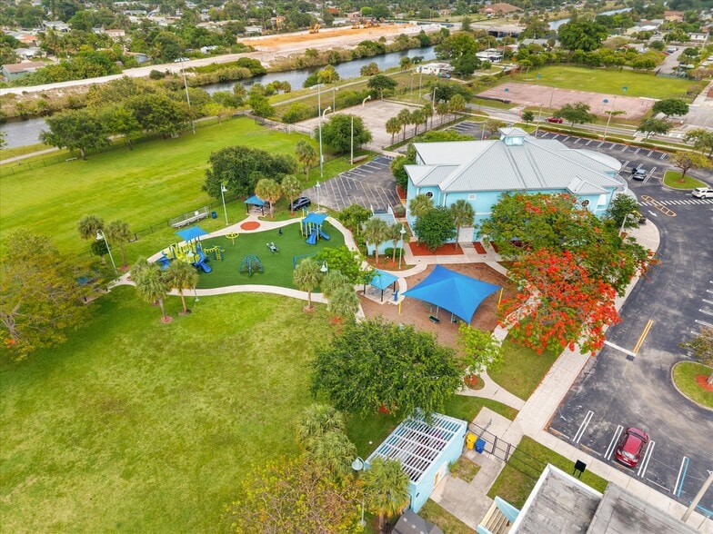 More Photos Of 526 NW 12th Ave, Boynton Beach Apartments For Sale