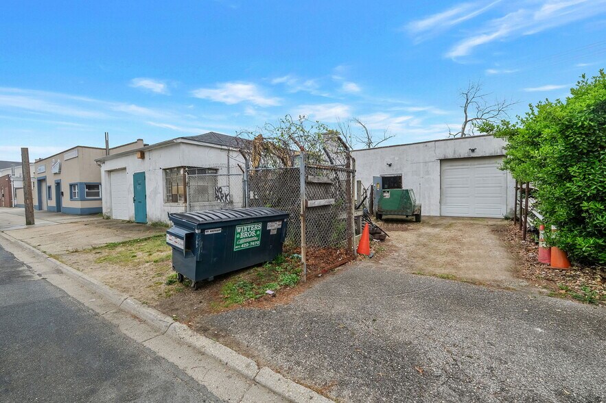 More Photos Of 340 Marconi Blvd, Copiague Warehouse For Sale