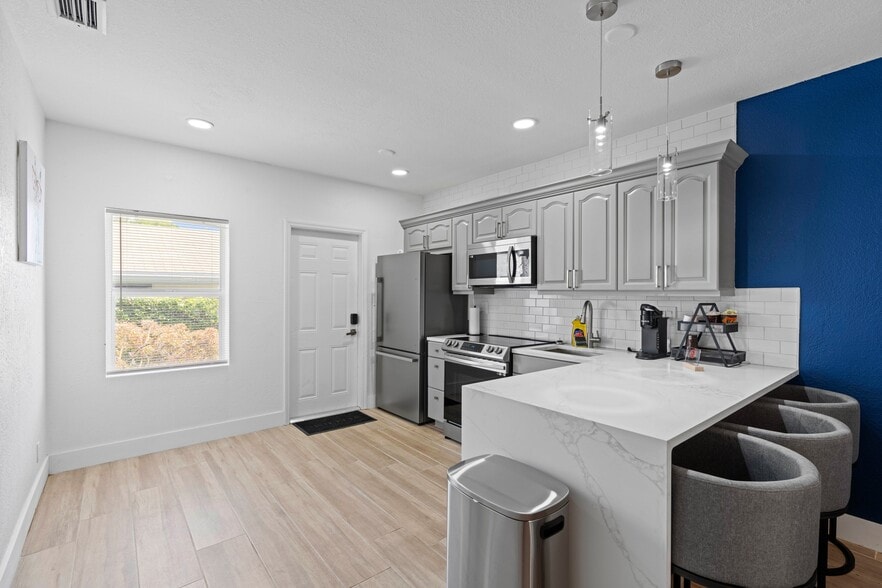 More Photos Of 1301 NE 16th Ter, Fort Lauderdale Apartments For Sale