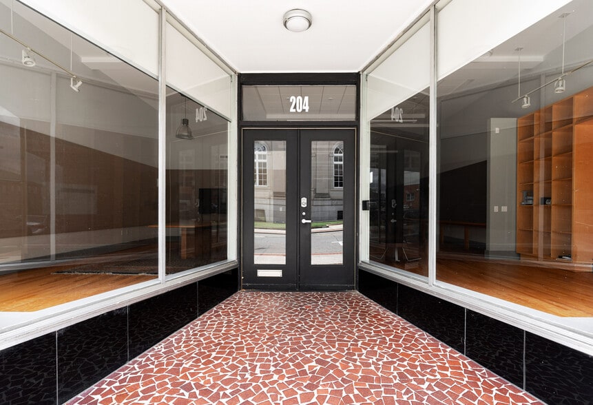 More Photos Of 204 Rigsbee Ave, Durham Office For Sale