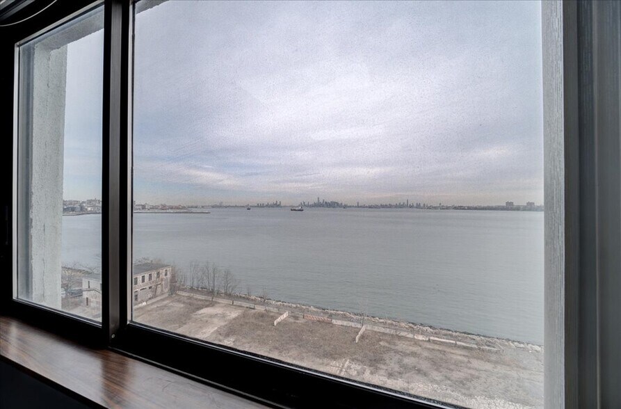 More Photos Of 1 Edgewater St, Staten Island Office For Lease