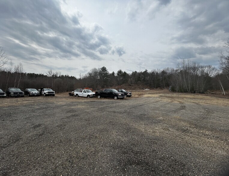 More Photos Of 68 Lafayette Rd, North Hampton Warehouse For Lease