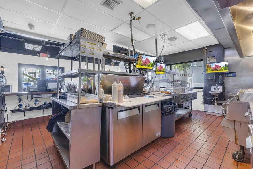 More Photos Of 4950 W 12th Ave, Hialeah Restaurant For Sale