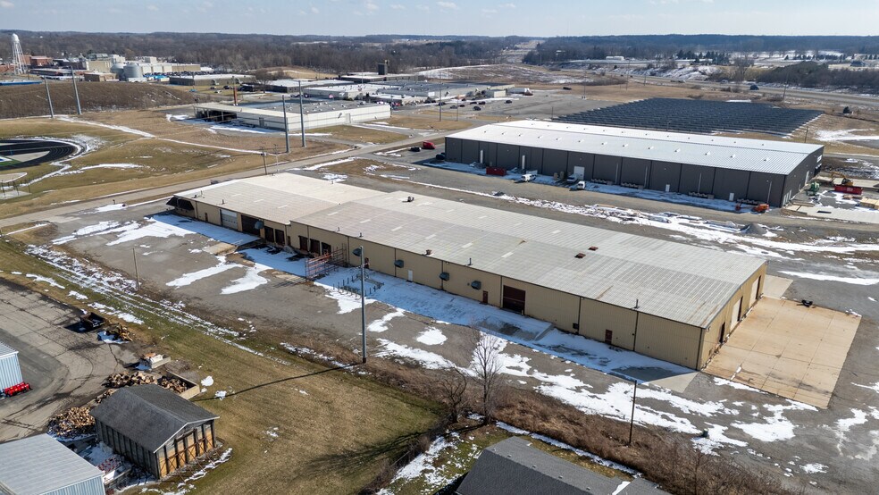 More Photos Of 800 Weston Ave, Kendallville Manufacturing For Lease