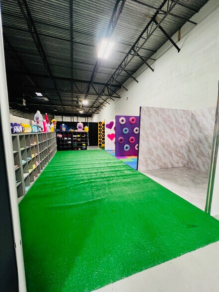 More Photos Of 1750 Young Ct, Norcross Warehouse For Lease