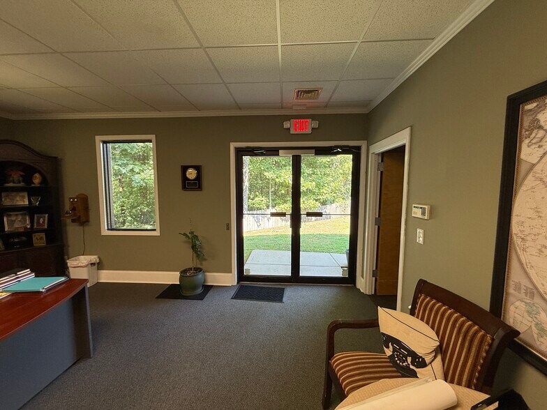 More Photos Of 99 Grove Park Ln, Woodstock Loft Creative Space For Sale