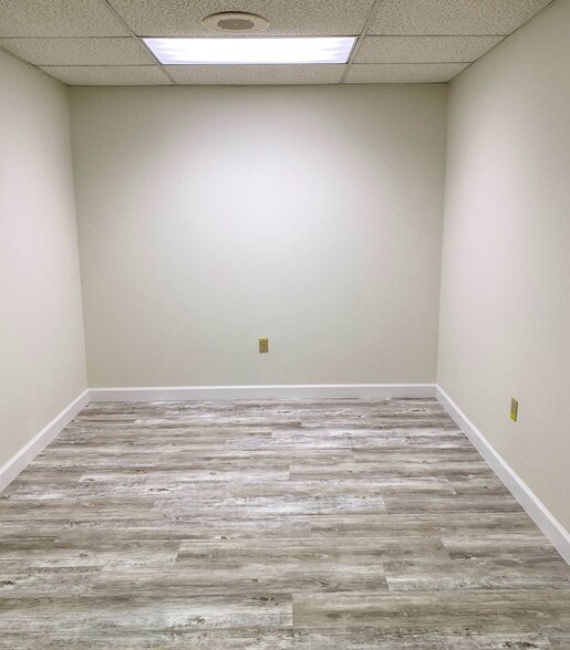 More Photos Of 1830 Town Center Dr, Reston Medical For Lease