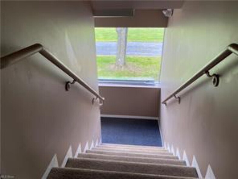 More Photos Of 46635 Y And O Rd, East Liverpool Bank For Sale