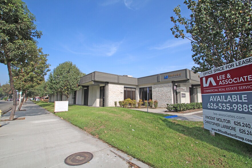More Photos Of 5900 S Eastern Ave, Commerce Office For Lease