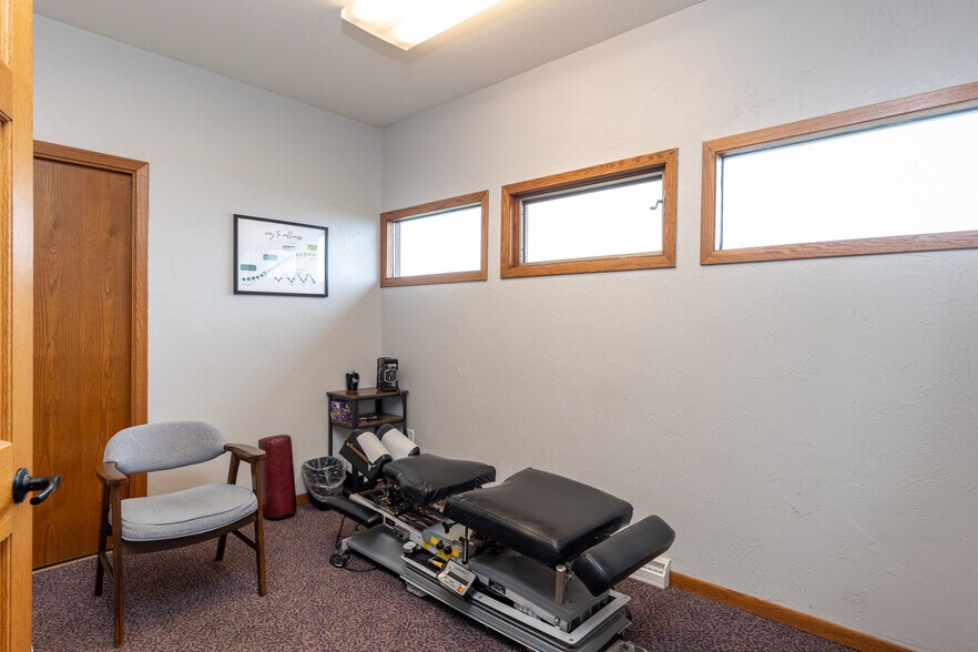 More Photos Of 1650 S Main St, Oshkosh Office For Sale