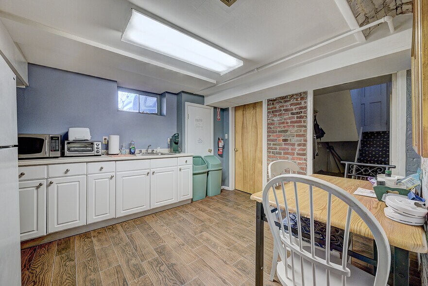 More Photos Of 10 S Prospect St, Verona Office Residential For Sale