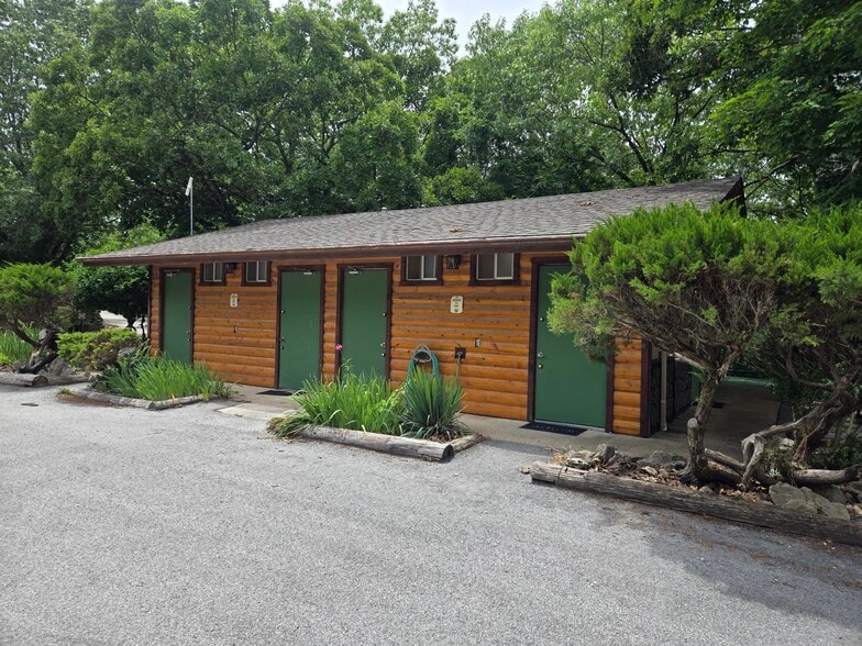 More Photos Of 159 Acorn Acres Ln, Branson West Trailer Camper Park For Sale