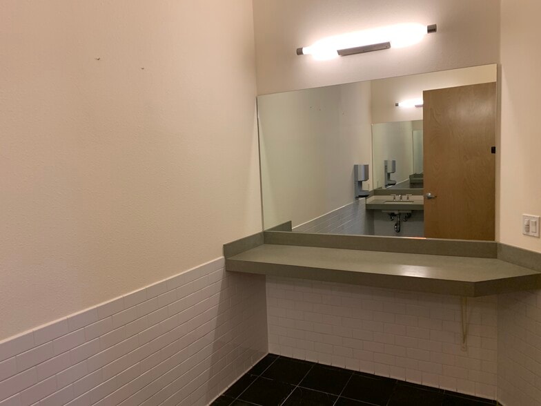 More Photos Of 16315 Monterey Hwy, Morgan Hill Freestanding For Lease