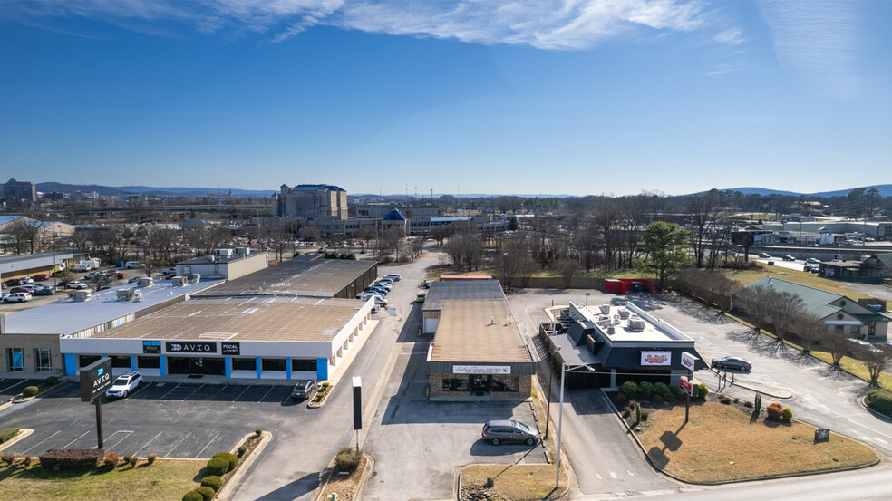 More Photos Of 1847 University Dr NW, Huntsville Light Distribution For Sale