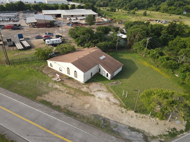 More Photos Of 920 Main St, Hutchins Specialty For Sale