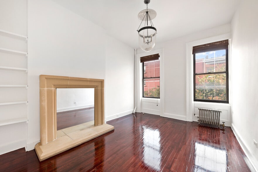 More Photos Of 54 Jane St, New York Apartments For Sale