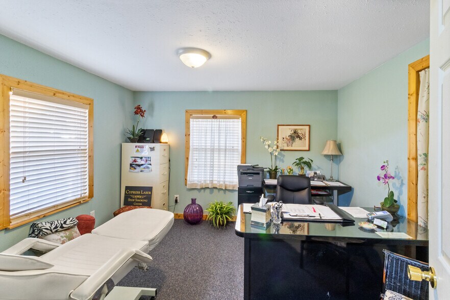 More Photos Of , Winter Haven Office For Sale