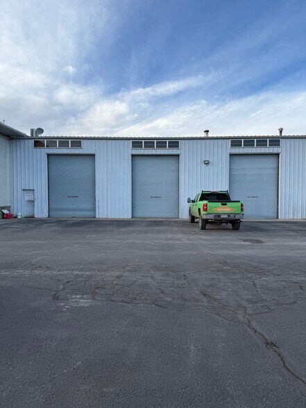 More Photos Of 2990 N Townsend Ave, Montrose Light Distribution For Sale