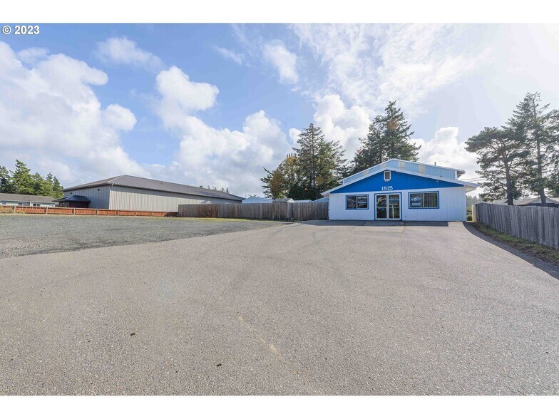 More Photos Of 1515 Newmark Ave, Coos Bay Auto Dealership For Sale