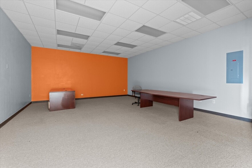 More Photos Of 907-909 S Park St, Carrollton Unknown For Lease
