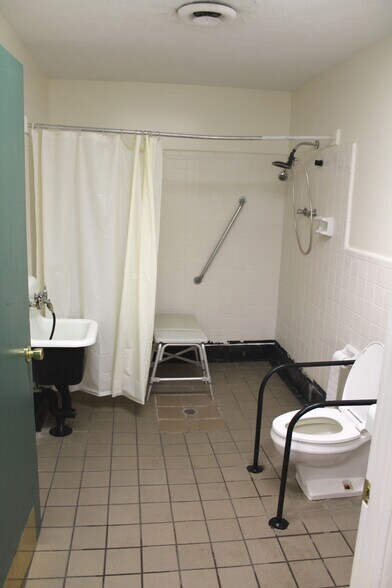 More Photos Of 329 Cooper St, Kenansville Assisted Living For Sale