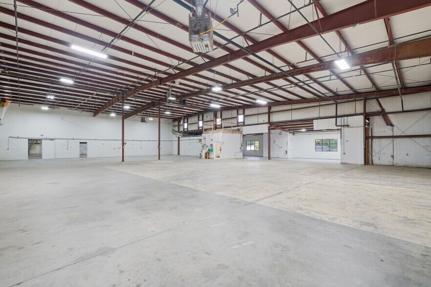 More Photos Of 1449 Field Park Cir, Marietta Warehouse For Sale
