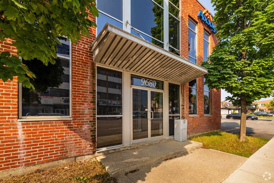 More Photos Of 9680 Boul Saint-Laurent, Montréal Office For Sale