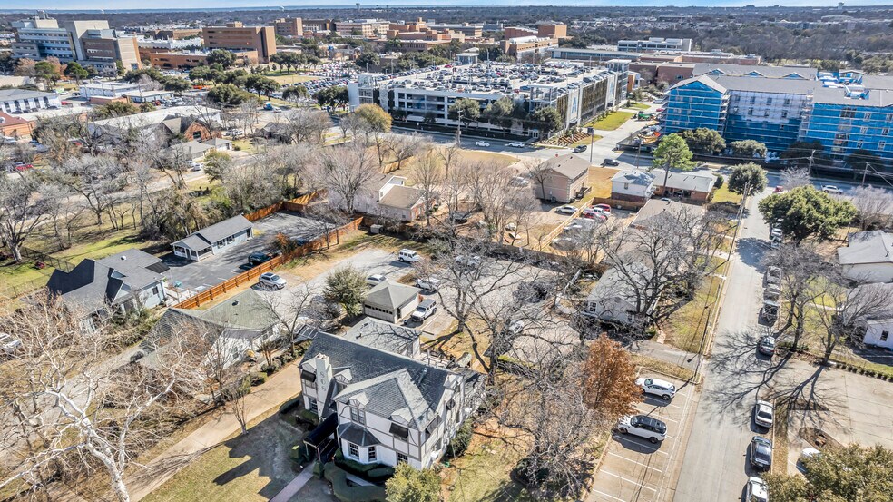 More Photos Of 808 W Abram St, Arlington Freestanding For Sale