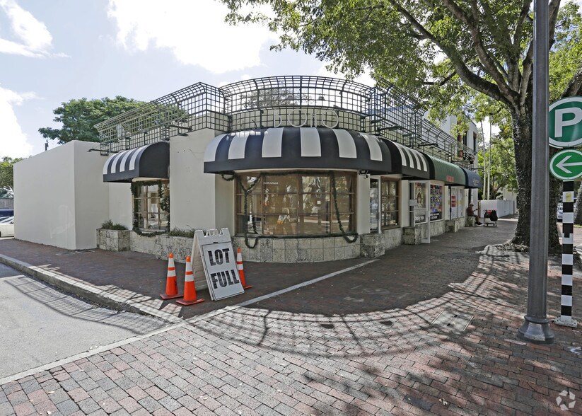 More Photos Of 3433-3437 Main Hwy, Miami Storefront For Lease