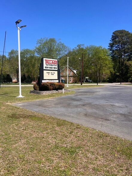 More Photos Of 1925 George Washington Mem Hwy, Gloucester Point Specialty For Lease
