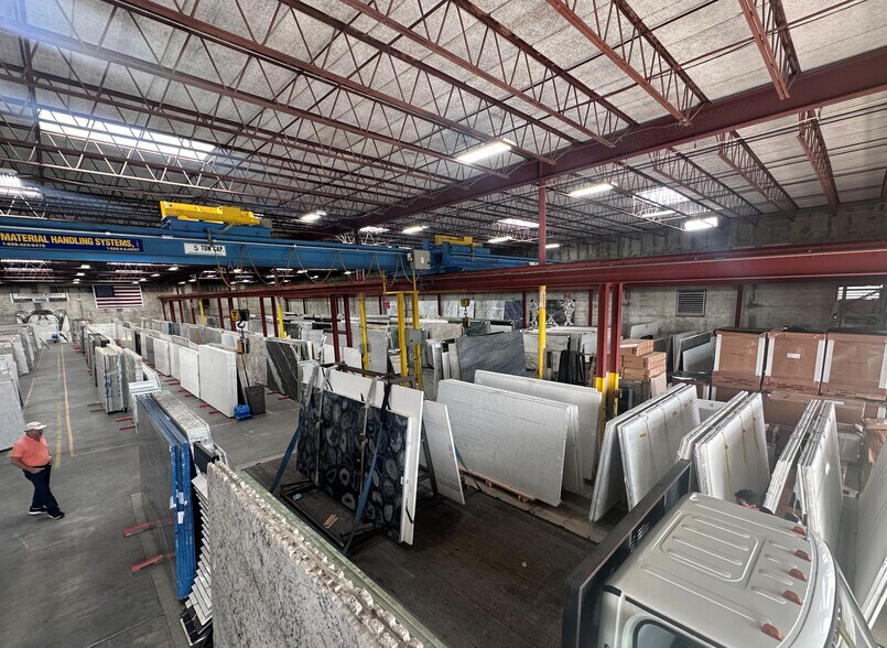 More Photos Of 3531 Old Metro Pky, Fort Myers Distribution For Lease