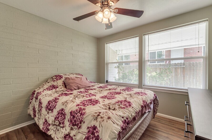 More Photos Of 1436 S Roberta St, South Salt Lake Apartments For Sale