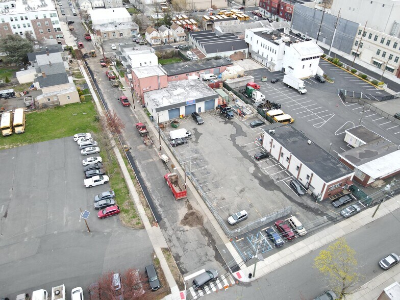 More Photos Of 585 Forest St, Orange Service For Lease