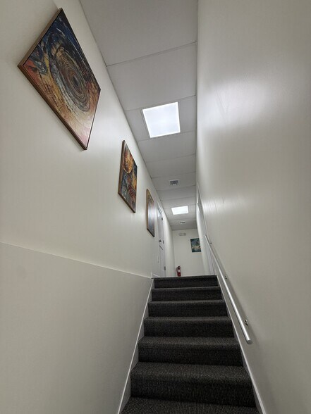 More Photos Of 470 Ridgedale Ave, East Hanover Storefront Retail Office For Lease