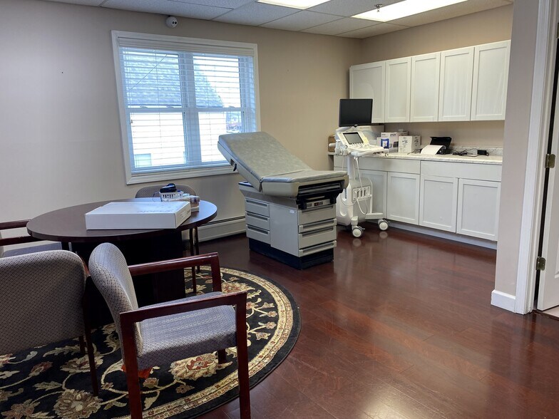 More Photos Of 2225 W Indiana St, Evansville Office Residential For Sale