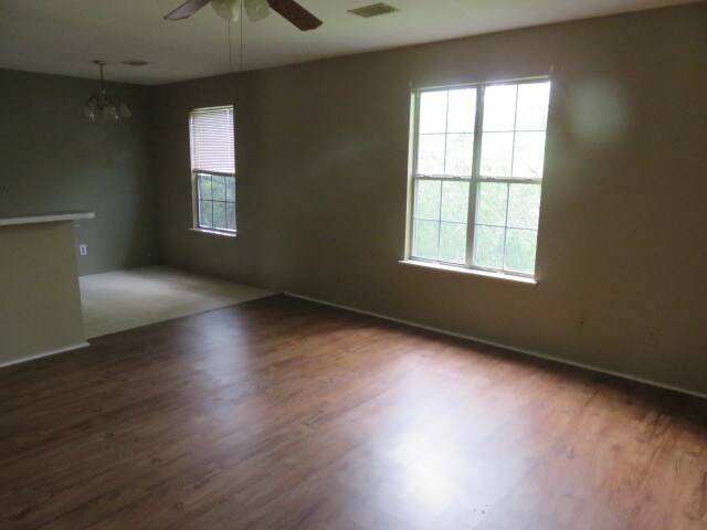 More Photos Of 18-20 E Main St, Altus Apartments For Sale