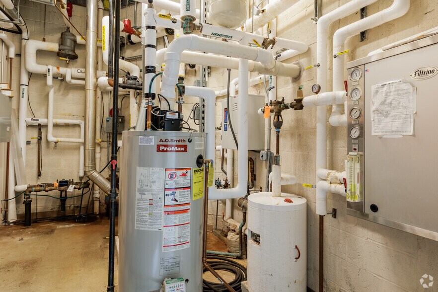 More Photos Of 20 Woodridge Ave, Hackensack Medical For Sale