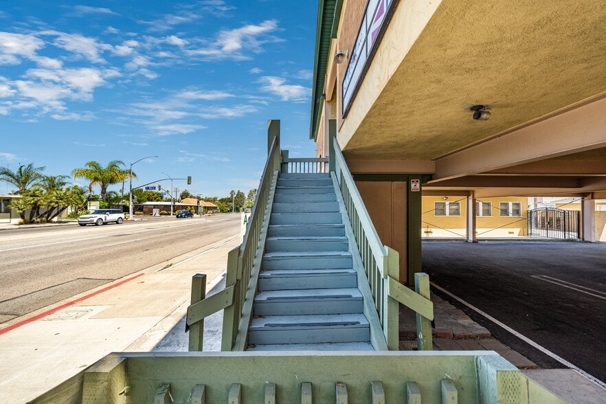 More Photos Of 608 S Harbor Blvd, Anaheim Office For Sale