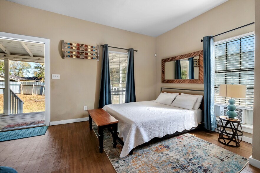 More Photos Of , Quincy Unknown For Sale