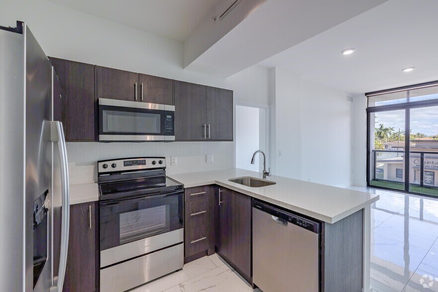 More Photos Of 1 Curtiss Pky, Miami Springs Apartments For Sale