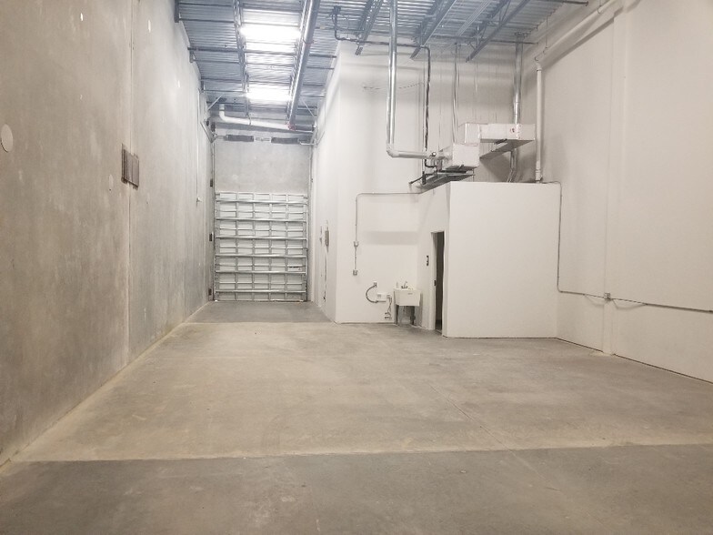 More Photos Of 10384 W State Road 84, Davie Warehouse For Lease