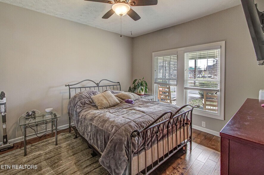 More Photos Of 2502 Harvey St, Knoxville Multifamily For Sale