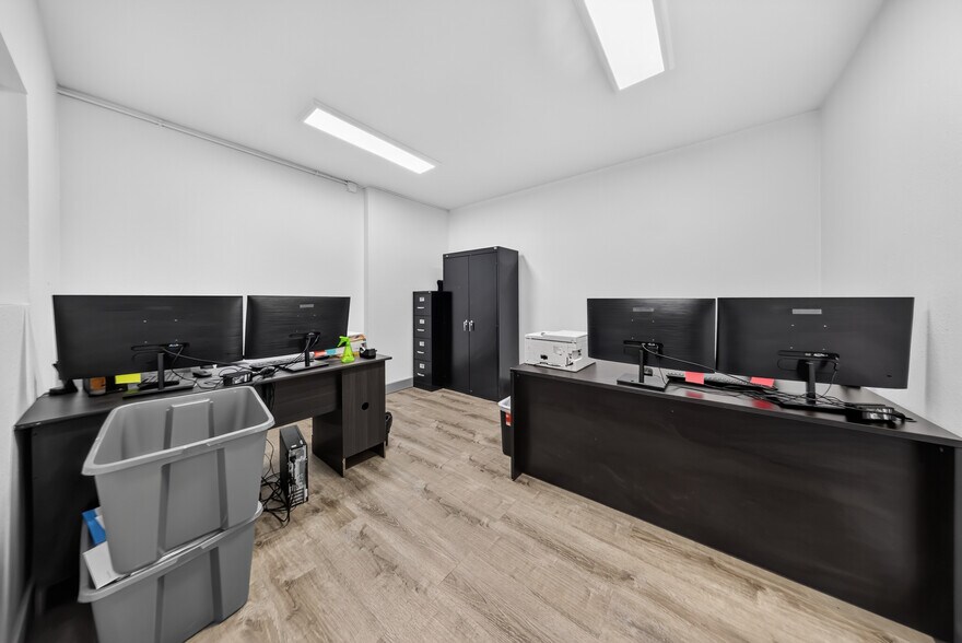 More Photos Of 20847 Sherman Way, Canoga Park Office For Sale
