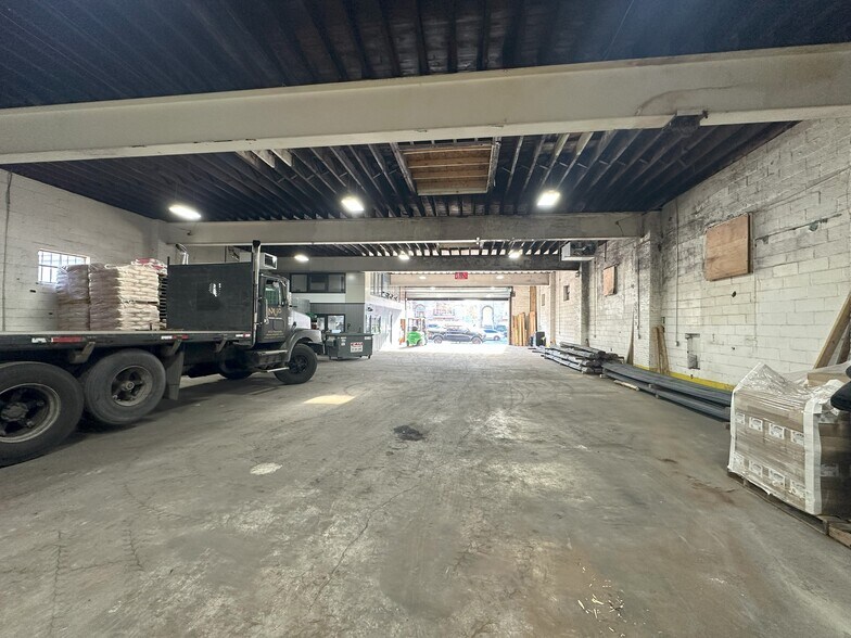 More Photos Of 82-84 Jabez St, Newark Warehouse For Lease