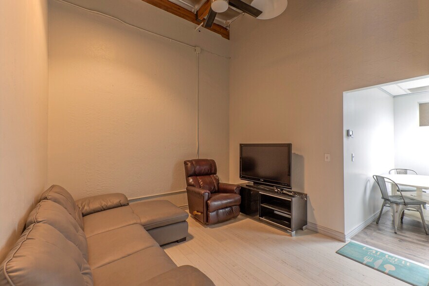 More Photos Of 2406 S 24th St, Phoenix Manufacturing For Sale